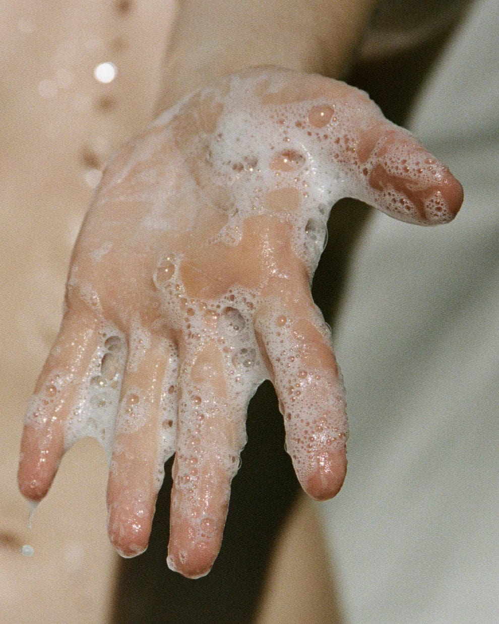 L:A BRUKET - 104 Hand & Body Wash Bergamot / Patchouli - The Natural Beauty Club