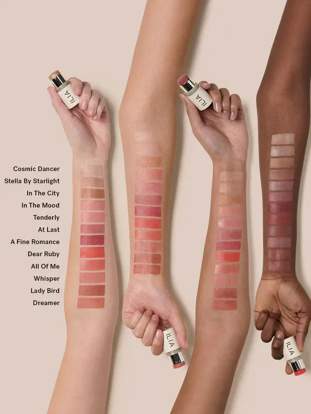 ILIA lipsticks met natuurlijke kleuren en geuren, getoond op diverse huidtinten voor een clean beauty look