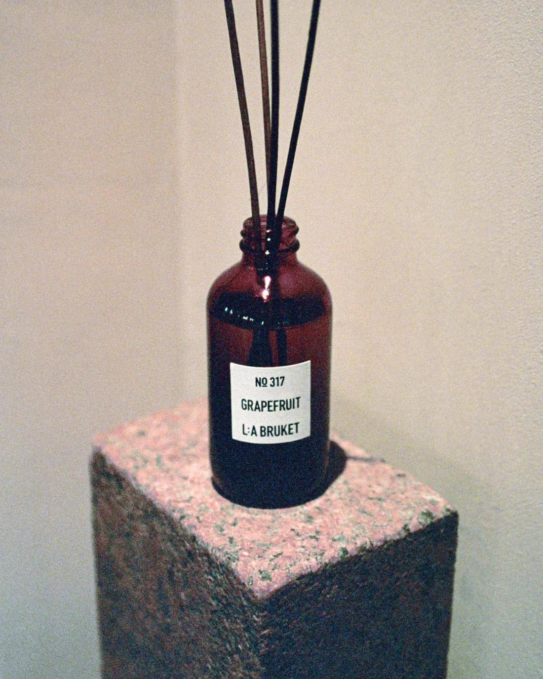 317 Room Diffuser Grapefruit - The Natural Beauty Club