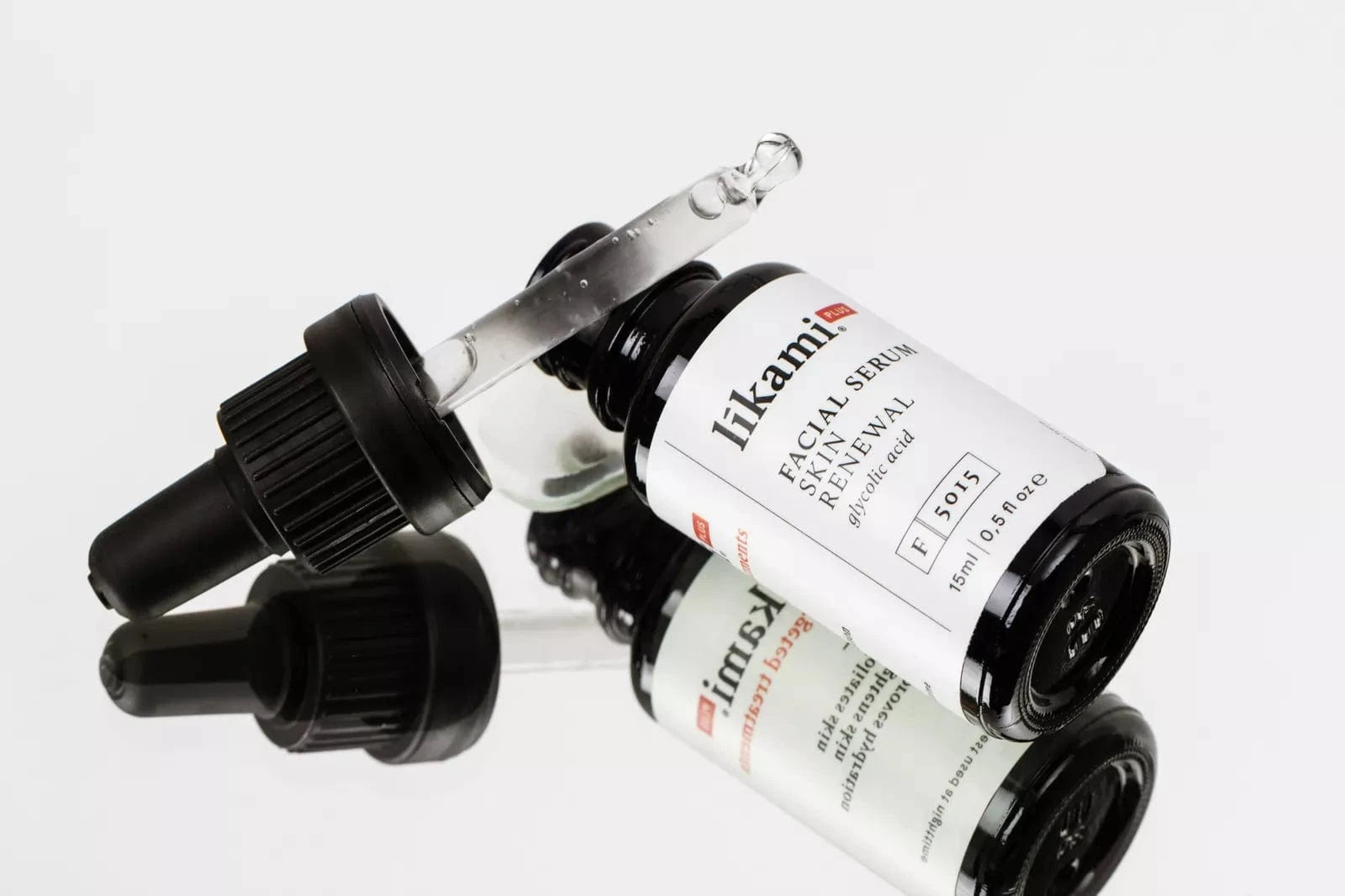 Facial serum skin renewal