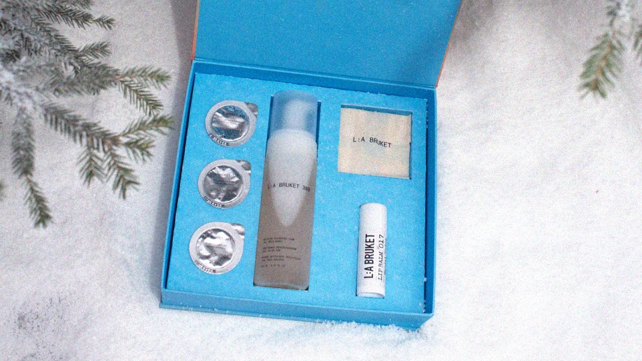Ice-kissed gift box