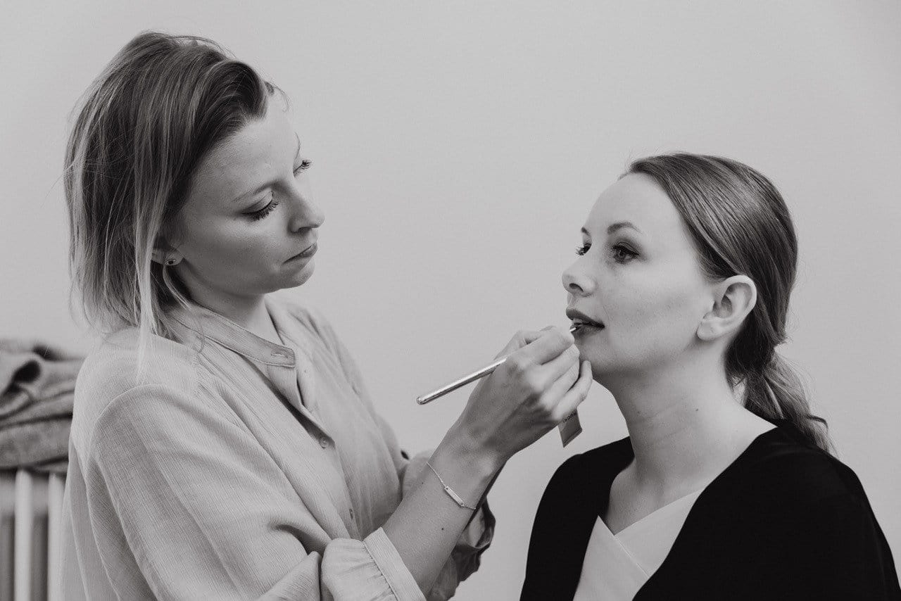 Bruidskapsel & Bruidsmake-up op Trouwdag @ Home - The Natural Beauty Club